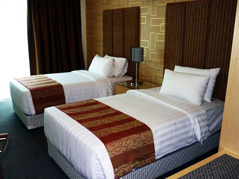 Tower Regency & Hotel 4*