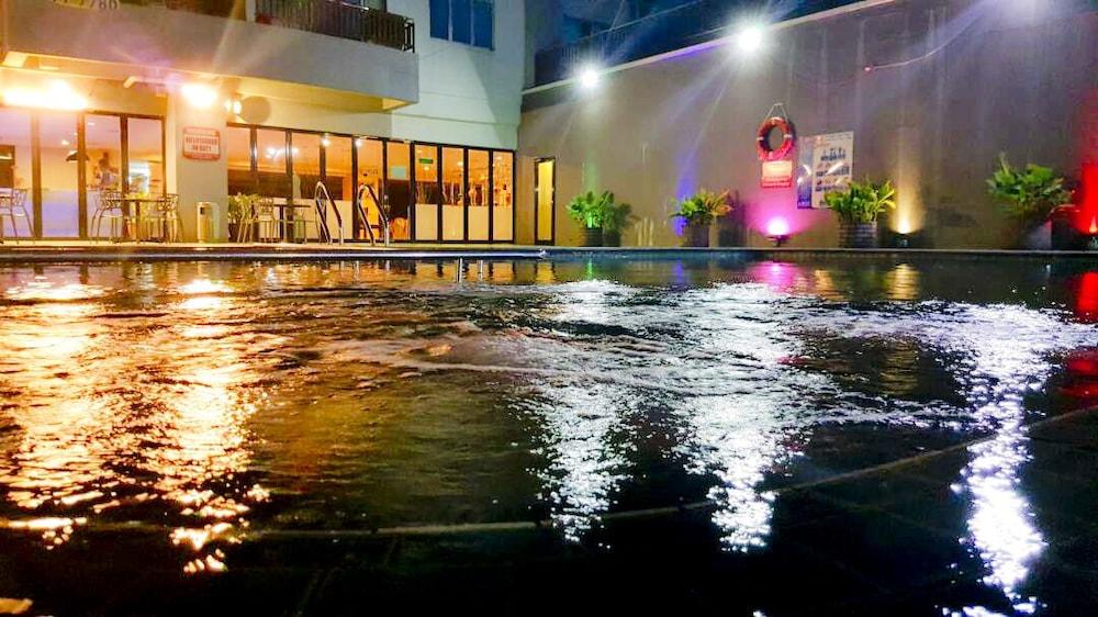 Tower Regency & 4*