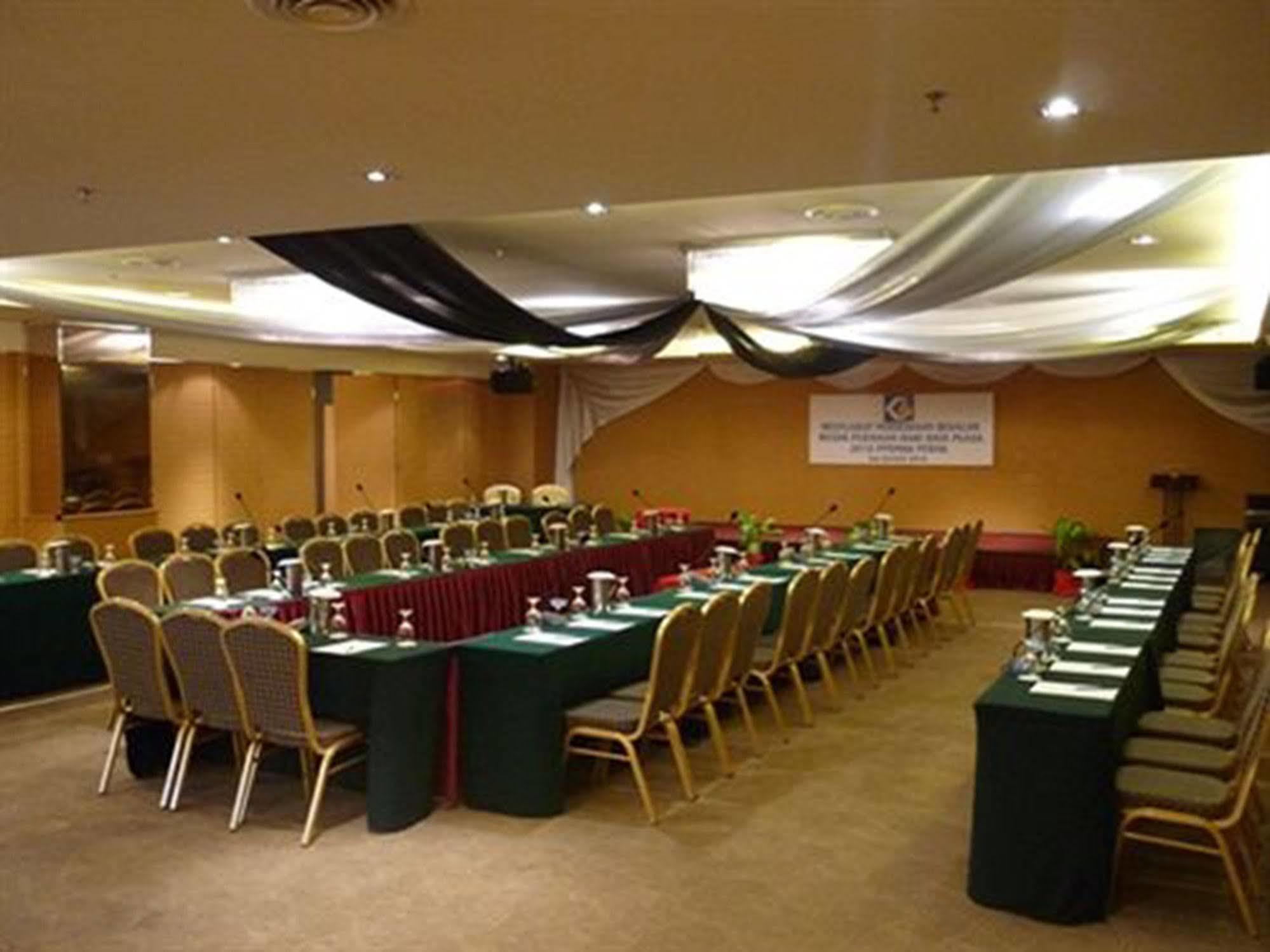 Tower Regency & 4*